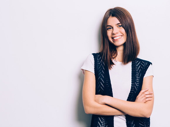 mujer sonriendo que quiere quedar embarazada