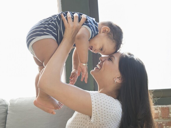 La estimulación del bebé y los masajes para bebés