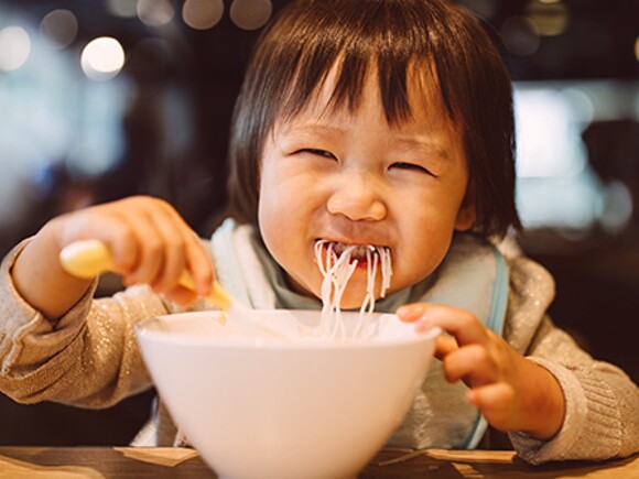 Guía para comidas familiares con niños pequeños